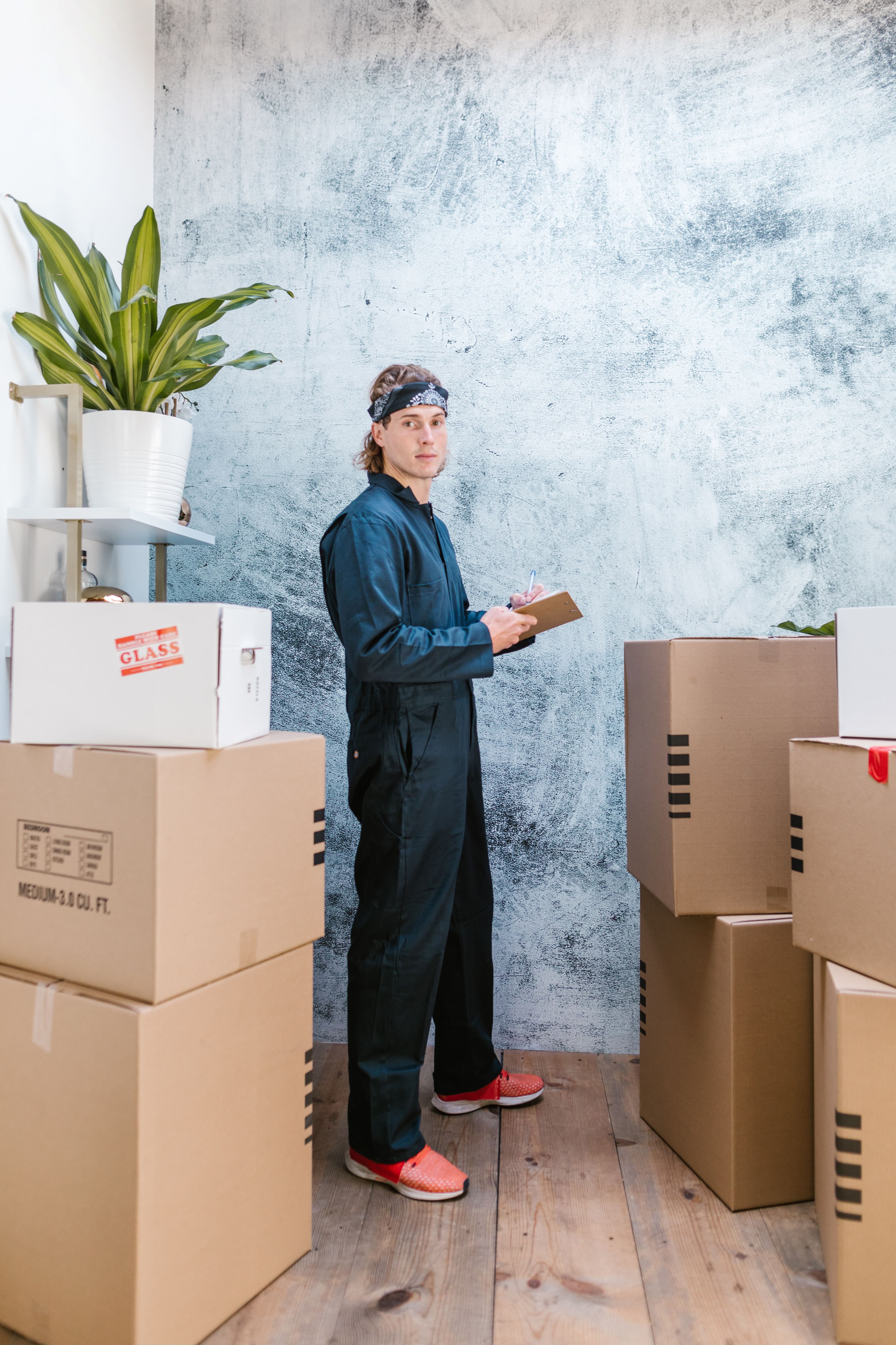 Careful handling from the warehouse to your door
